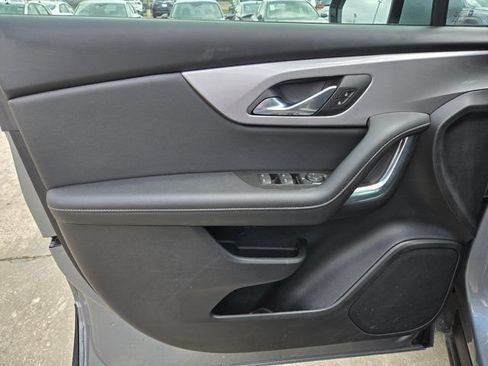 Used 2025 Chevrolet Blazer LT FWD image 13