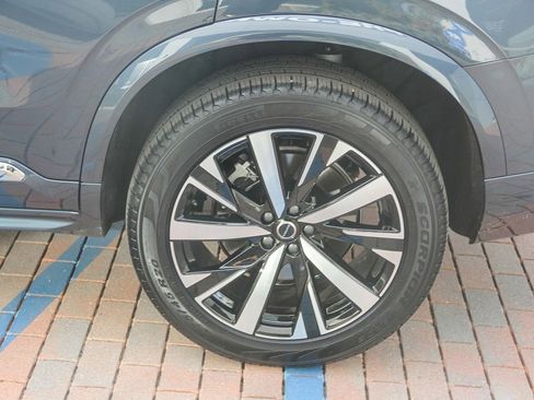 Certified 2025 Volvo XC90 B5 Core w/ Climate Package image 7