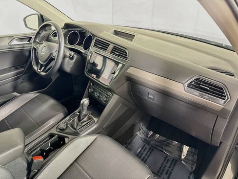 Used 2019 Volkswagen Tiguan SE w/ Panoramic Sunroof Package AWD/4WD image 27