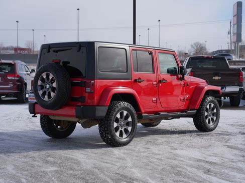 Used 2016 Jeep Wrangler Unlimited Sahara w/ Connectivity Group image 3