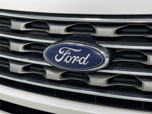 Used 2016 Ford Explorer XLT w/ Equipment Group 202A image 41