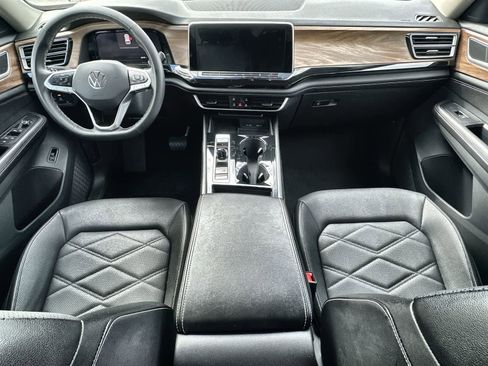 Used 2024 Volkswagen Atlas SE image 20