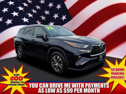 Certified 2023 Toyota Highlander XLE image 1
