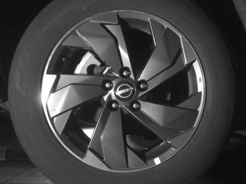 Used 2025 Nissan Rogue SV FWD image 15