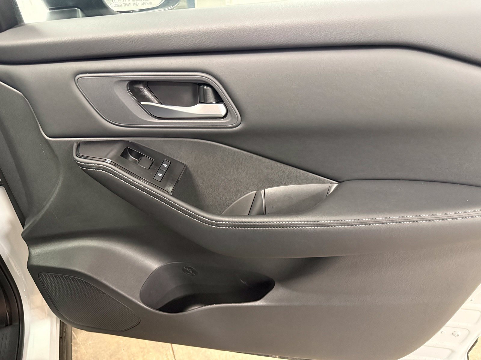 Used 2026 Nissan Rogue SV FWD image 28