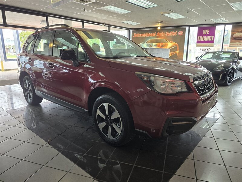 Used 2018 Subaru Forester 2.5i w/ Alloy Wheel Package AWD/4WD image 3