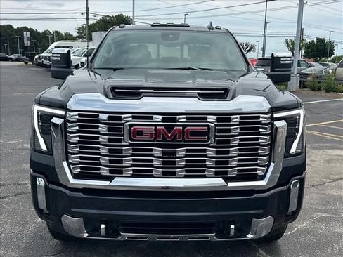 New 2026 GMC Sierra 2500 Denali w/ Denali Reserve Package AWD/4WD image 4