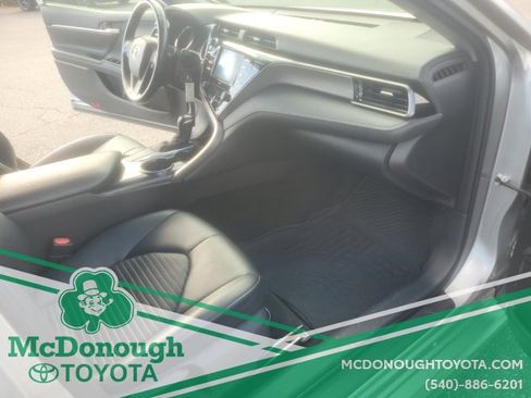 Used 2020 Toyota Camry SE image 22