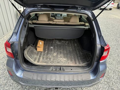 Used 2017 Subaru Outback 2.5i Limited AWD/4WD image 17