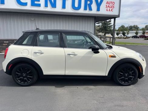 Used 2018 MINI Cooper 4-Door Hardtop FWD image 12