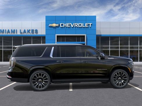 New 2025 Chevrolet Suburban High Country image 5