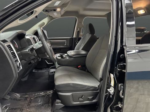 Used 2022 RAM 1500 Classic SLT image 4