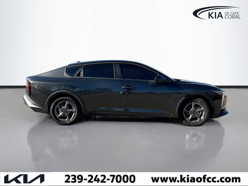 New 2025 Kia K4 LXS image 6