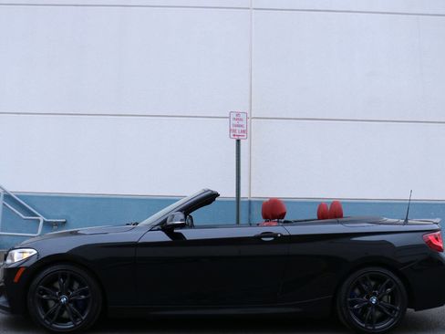 Used 2016 BMW M235i Convertible image 15