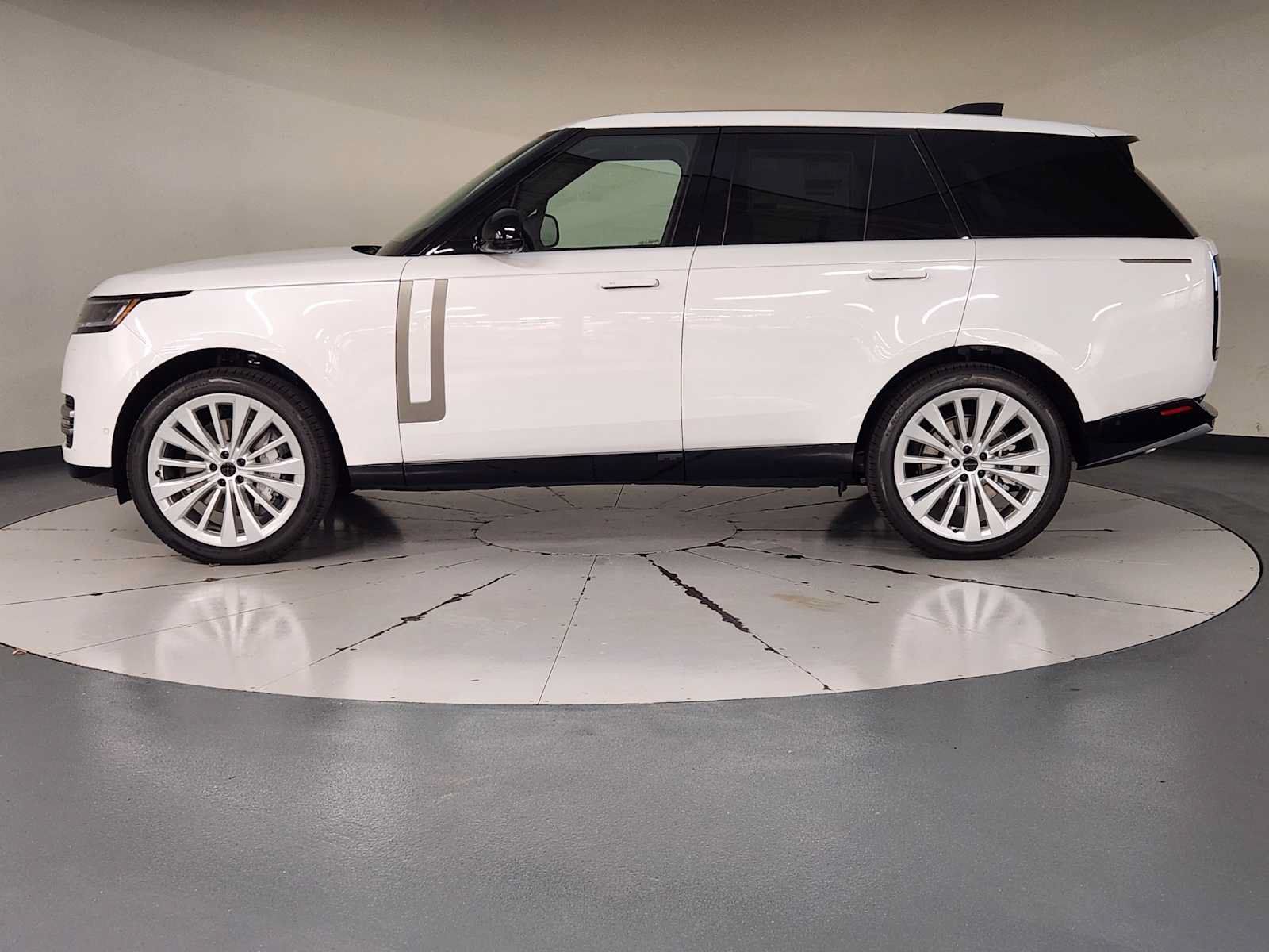 New 2026 Land Rover Range Rover SE AWD/4WD image 5