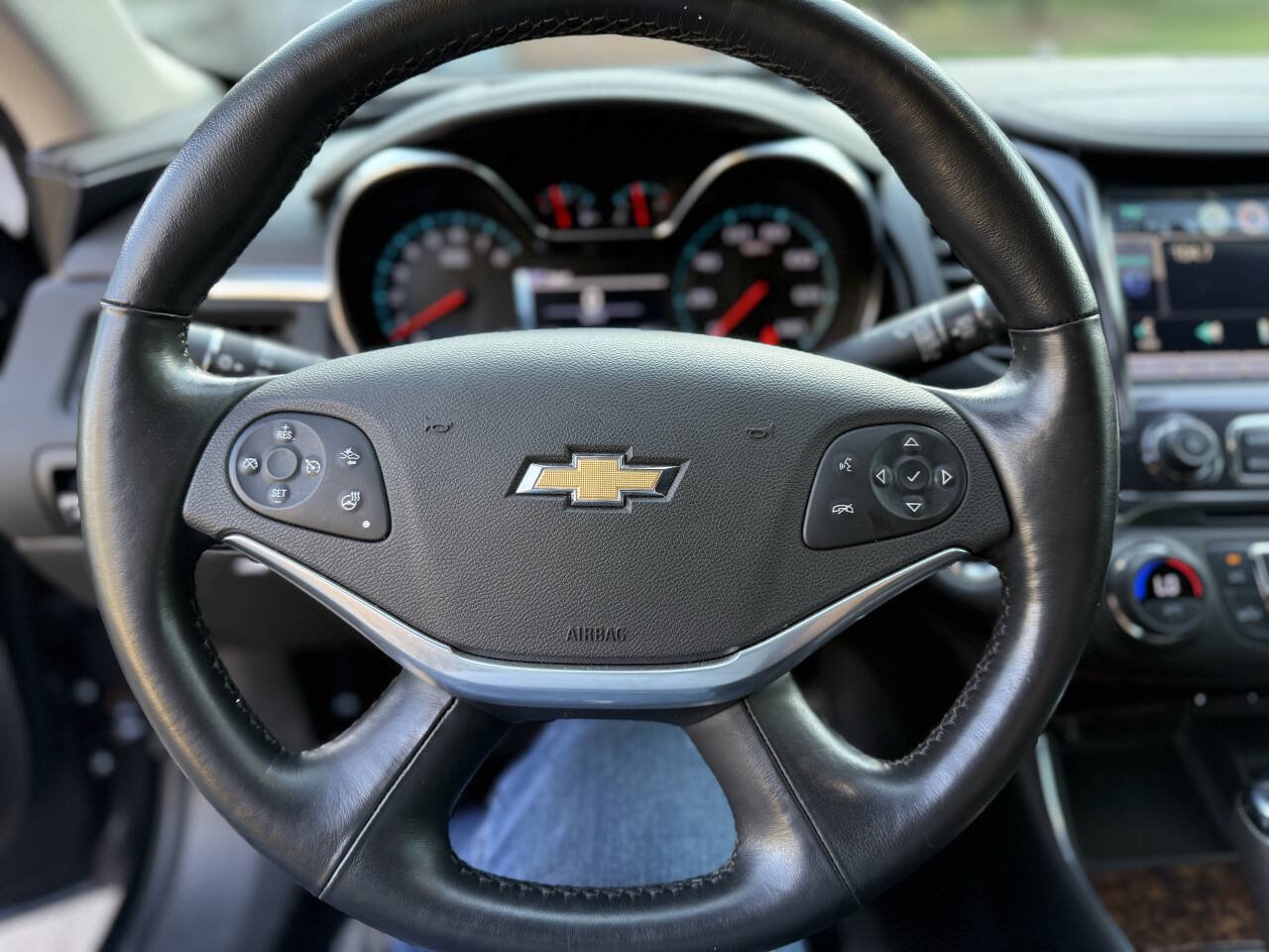Used 2015 Chevrolet Impala LTZ FWD image 17