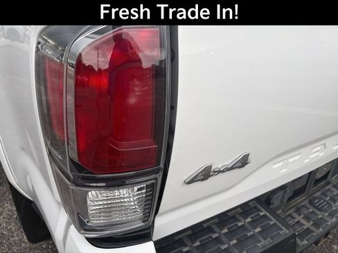 Used 2023 Toyota Tacoma Limited AWD/4WD image 11