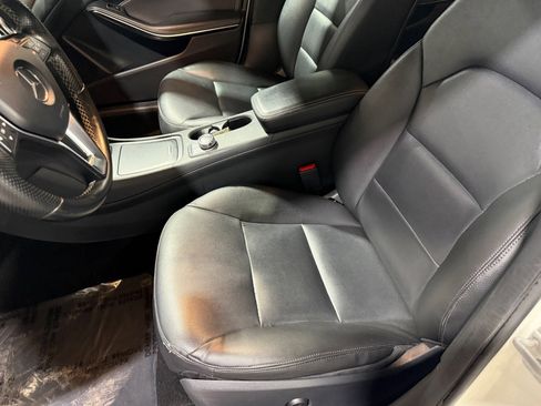 Used 2015 Mercedes-Benz GLA 250 AWD image 18