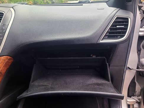 Used 2017 Lincoln MKX Reserve image 33