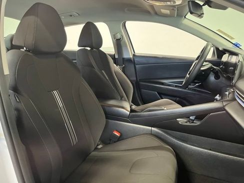Used 2024 Hyundai Elantra SEL FWD image 10