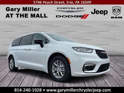 New 2026 Chrysler Pacifica Select