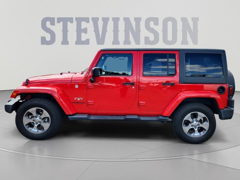 Used 2017 Jeep Wrangler Unlimited Sahara w/ Dual Top Group AWD/4WD image 2