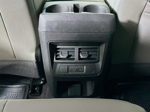 Used 2024 Chevrolet Colorado ZR2 w/ Technology Package AWD/4WD image 25