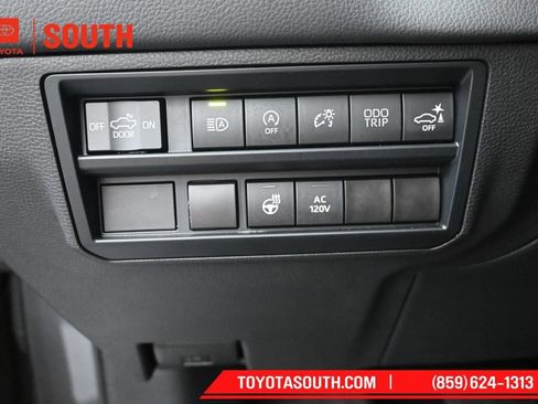 Used 2023 Toyota Tundra Limited AWD/4WD image 24