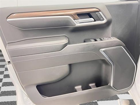 Used 2022 Chevrolet Silverado 1500 LT image 13