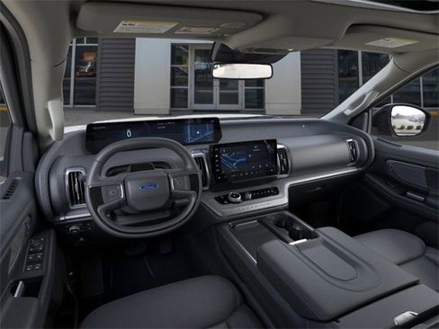 New 2025 Ford Expedition Platinum w/ Driver's Package image 9