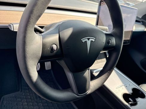 Used 2022 Tesla Model Y Performance AWD/4WD image 14