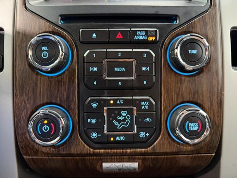 Used 2014 Ford F150 Lariat w/ Equipment Group 502A Luxury AWD/4WD image 24