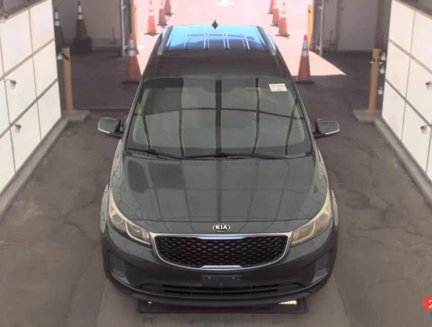Used 2015 Kia Sedona LX FWD image 3