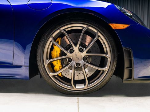 Used 2021 Porsche 718 Cayman GT4 RWD image 25