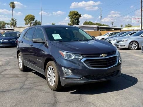 Used 2019 Chevrolet Equinox LS image 3