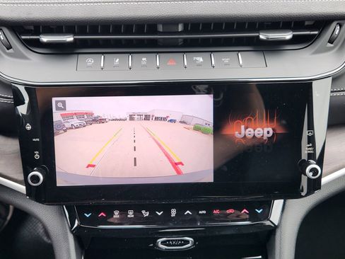 New 2026 Jeep Grand Cherokee L Limited AWD/4WD image 17