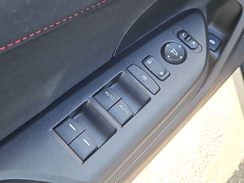 Used 2018 Honda Civic Si image 11
