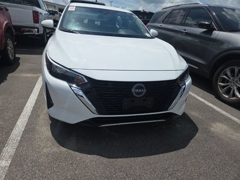 Used 2025 Nissan Sentra S FWD image 2