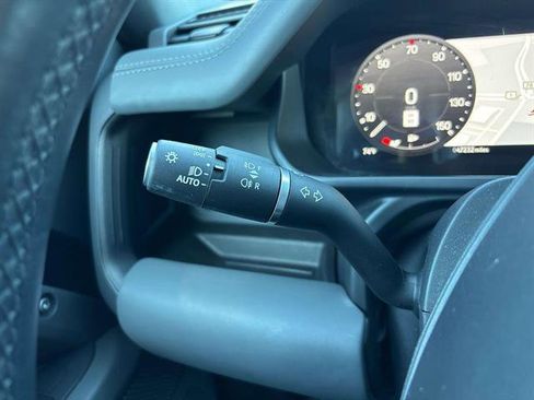 Used 2023 Land Rover Defender 110 X-Dynamic SE image 31