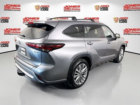 Used 2026 Toyota Highlander Platinum AWD/4WD image 19