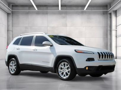 Used 2018 Jeep Cherokee Latitude Plus w/ Comfort/Convenience Group