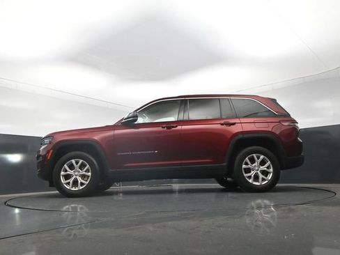 Used 2022 Jeep Grand Cherokee Limited AWD/4WD image 25