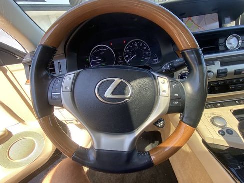 Used 2013 Lexus ES 300h w/ Luxury Pkg FWD image 13