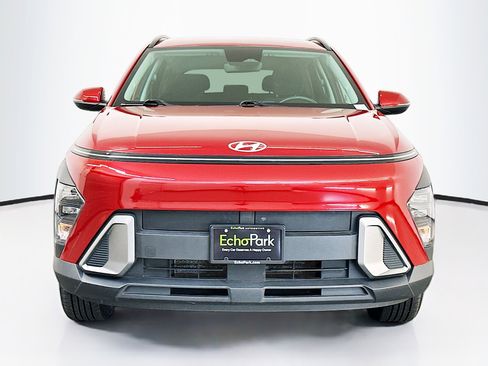 Used 2024 Hyundai Kona SEL image 2