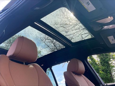 Used 2022 BMW X5 xDrive40i w/ M Sport Package image 13