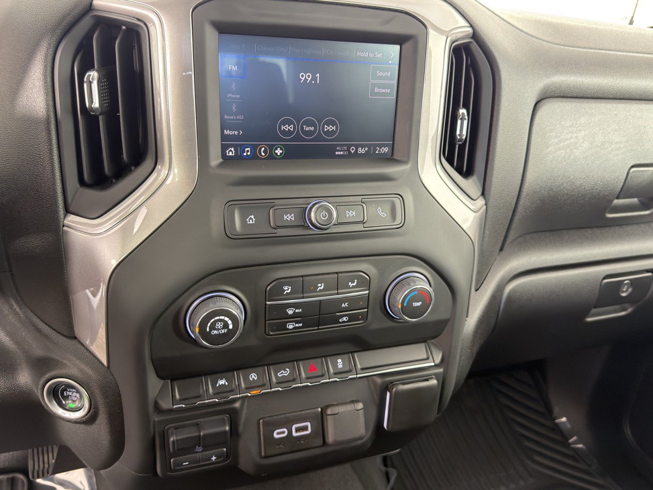 Used 2024 Chevrolet Silverado 1500 Custom AWD/4WD image 17