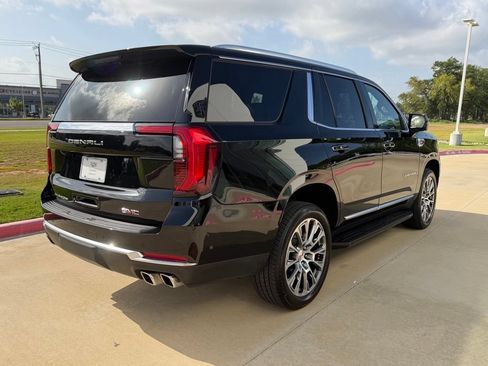 Used 2025 GMC Yukon Denali AWD/4WD image 6