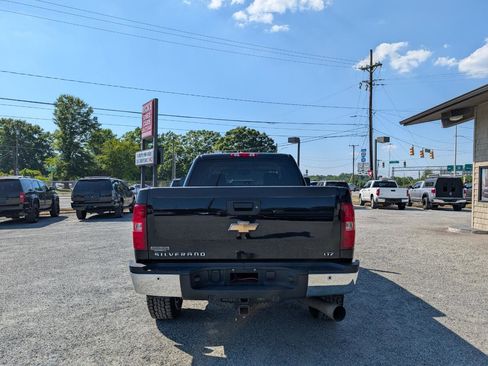Used 2007 Chevrolet Silverado 2500 LTZ w/ Safety Package AWD/4WD image 7