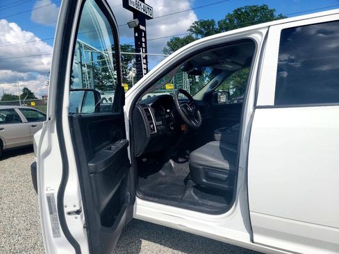 Used 2017 RAM 2500 Tradesman image 11