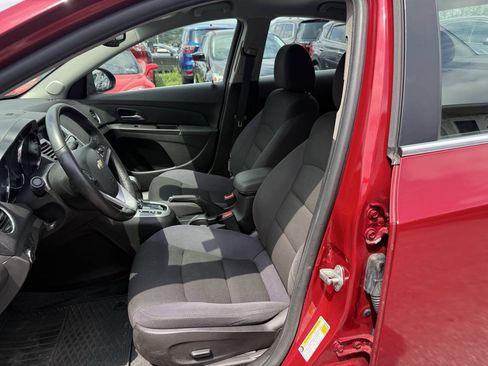 Used 2014 Chevrolet Cruze LT w/ RS Package FWD image 12